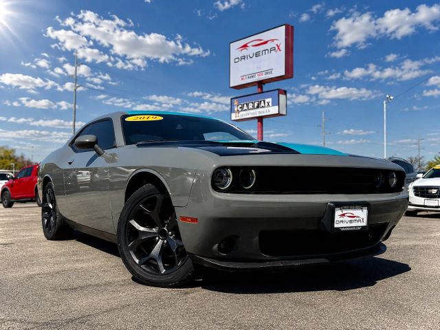 2019 Dodge Challenger SXT RWD photo