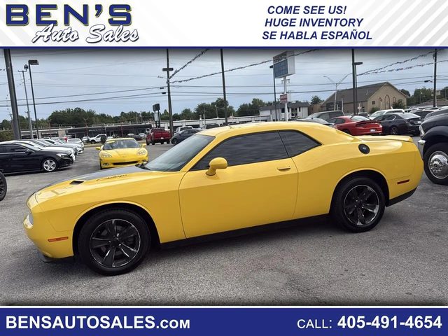 2018 Dodge Challenger SXT RWD photo
