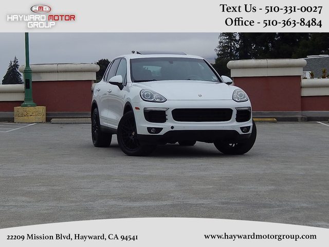 2016 Porsche Cayenne  AWD photo