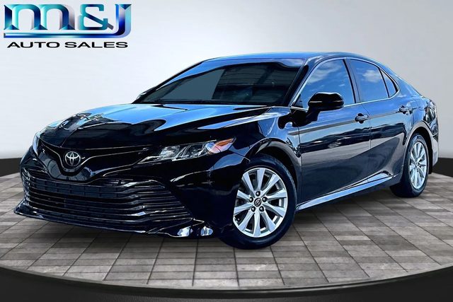 2019 Toyota Camry LE FWD photo