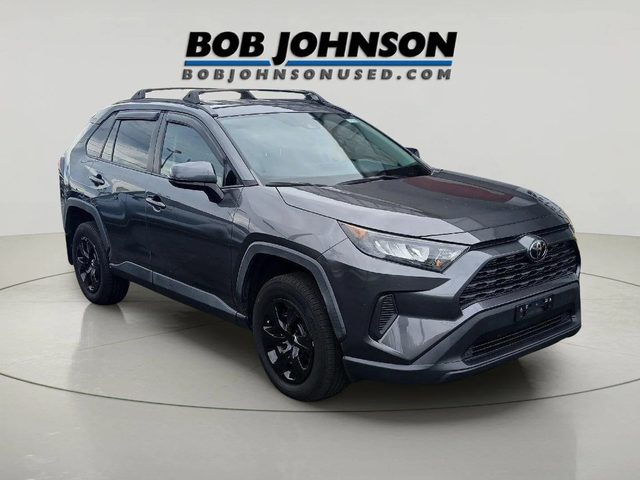 2019 Toyota RAV4 LE AWD photo