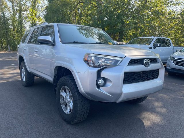 2018 Toyota 4Runner SR5 4WD photo