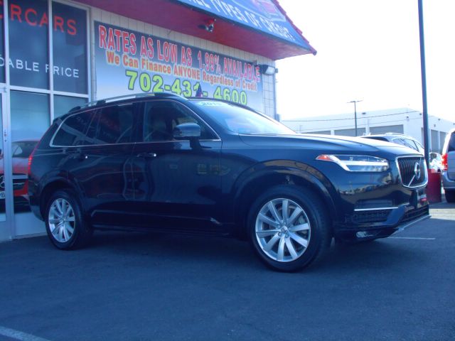 2019 Volvo XC90 Momentum AWD photo