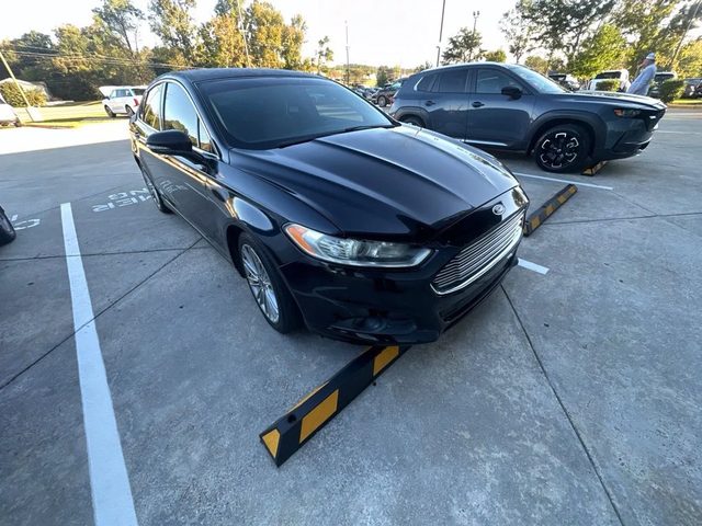 2016 Ford Fusion SE FWD photo