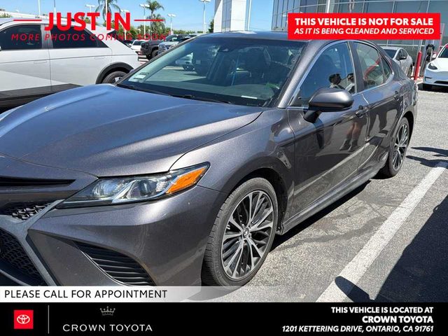 2019 Toyota Camry SE FWD photo