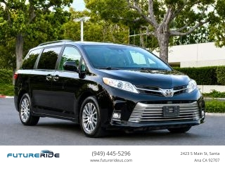 2020 Toyota Sienna XLE FWD photo