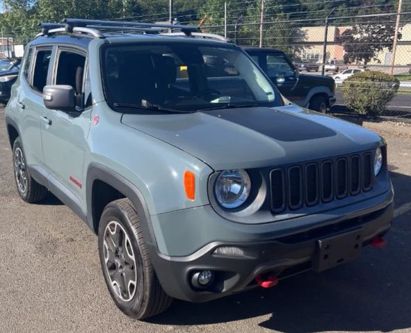2015 Jeep Renegade Trailhawk 4WD photo