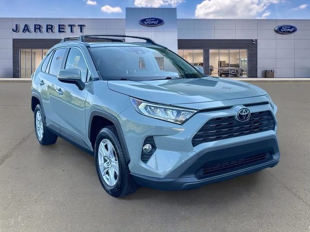 2019 Toyota RAV4 XLE FWD photo