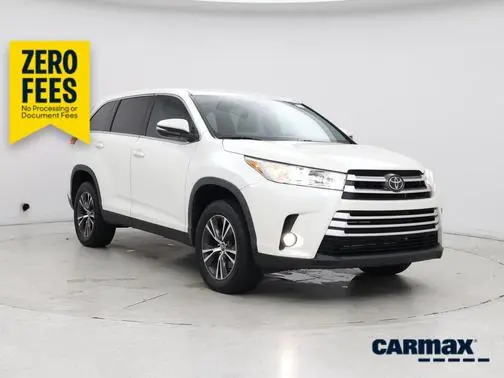 2019 Toyota Highlander LE Plus FWD photo