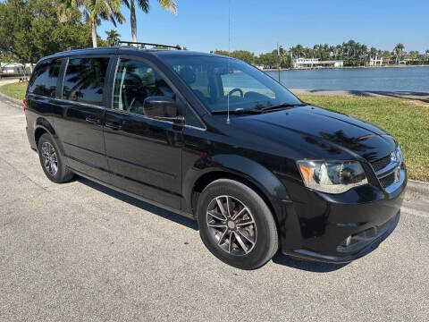 2017 Dodge Grand Caravan SXT FWD photo