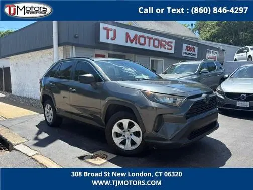 2019 Toyota RAV4 LE FWD photo