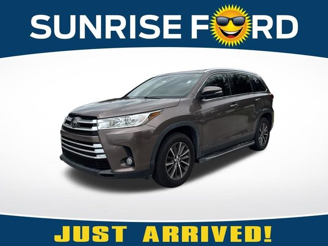 2019 Toyota Highlander XLE FWD photo