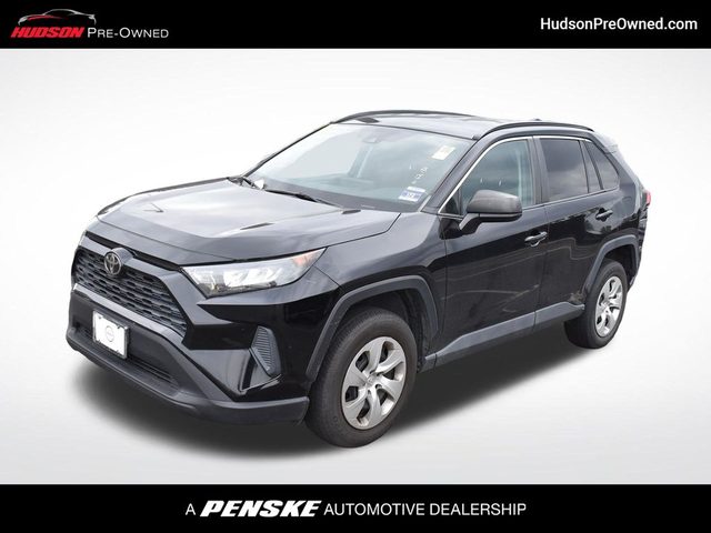 2019 Toyota RAV4 LE FWD photo
