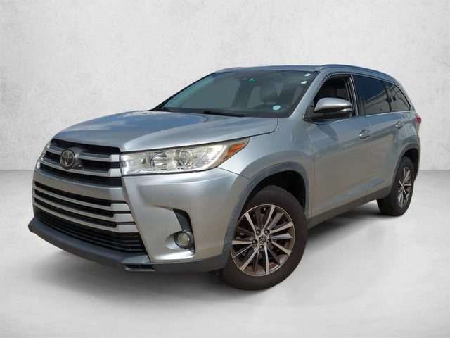 2019 Toyota Highlander XLE FWD photo