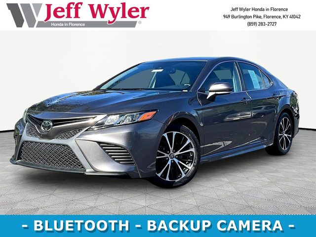 2019 Toyota Camry SE FWD photo
