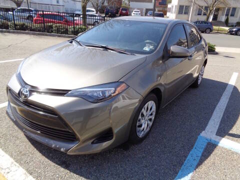 2018 Toyota Corolla LE FWD photo