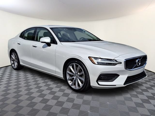 2019 Volvo S60 Momentum AWD photo