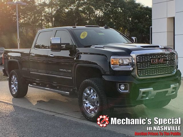 2019 GMC Sierra 2500HD Denali 4WD photo