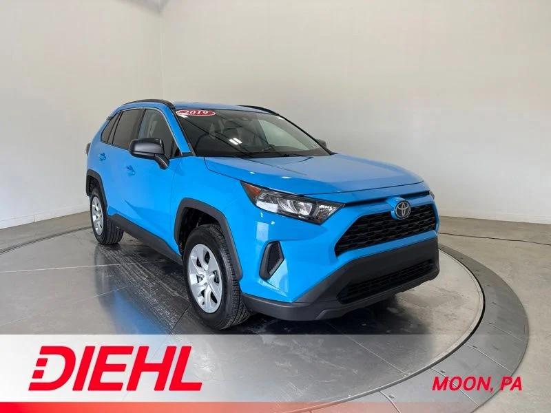 2019 Toyota RAV4 LE AWD photo