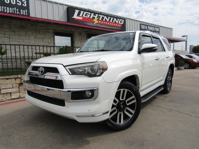 2017 Toyota 4Runner Limited RWD photo