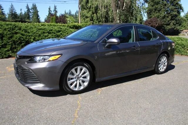2018 Toyota Camry LE FWD photo