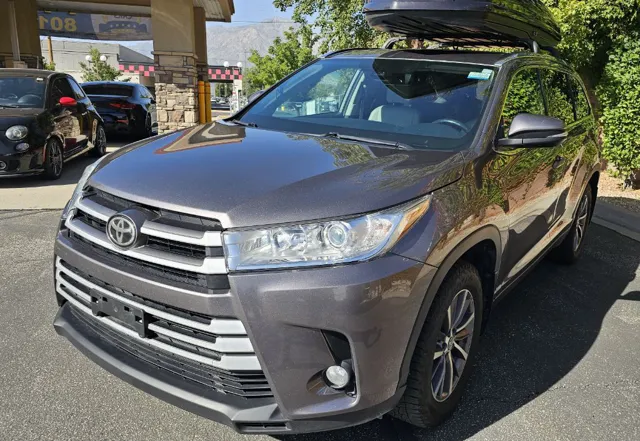 2019 Toyota Highlander XLE AWD photo