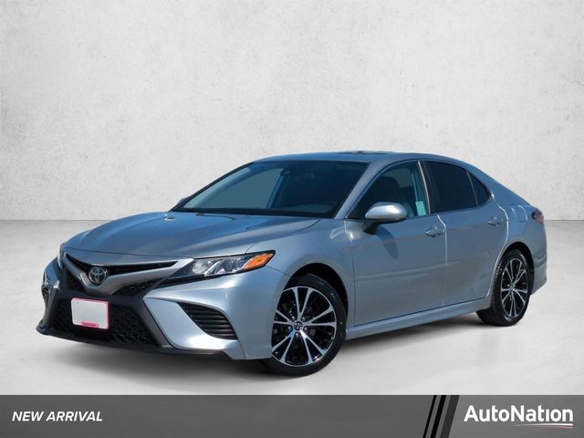 2019 Toyota Camry SE FWD photo