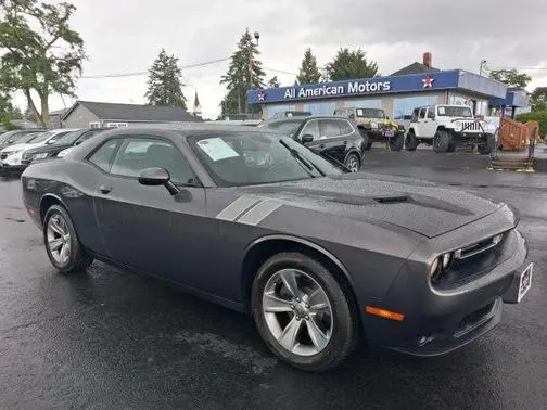 2018 Dodge Challenger SXT RWD photo