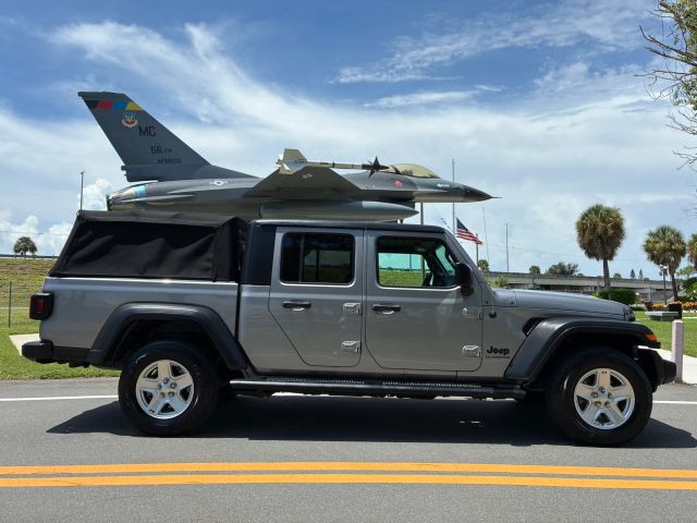 2020 Jeep Gladiator Sport S 4WD photo