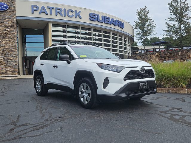 2019 Toyota RAV4 LE AWD photo