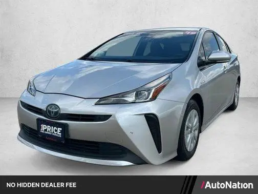 2019 Toyota Prius LE FWD photo