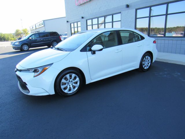 2020 Toyota Corolla LE FWD photo