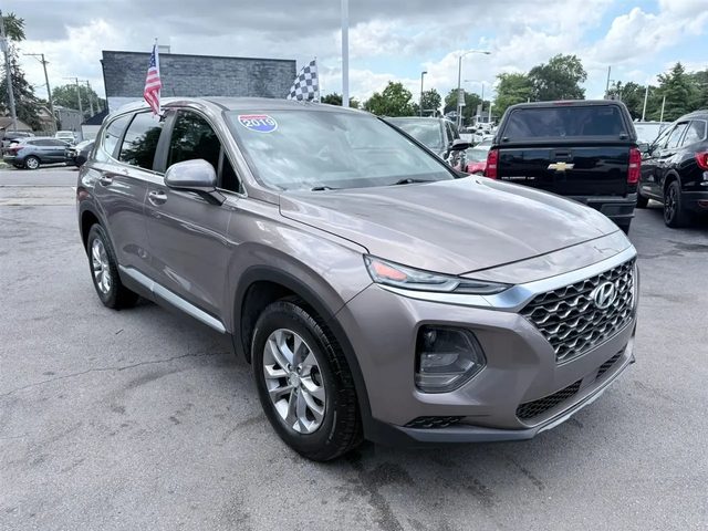 2019 Hyundai Santa Fe SE FWD photo