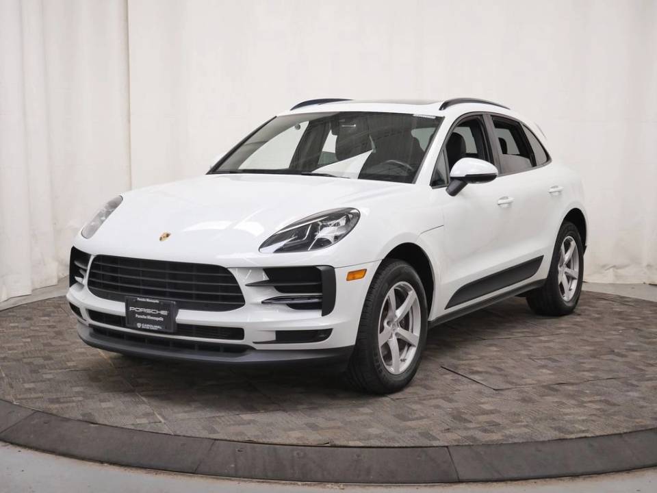 2019 Porsche Macan AWD photo