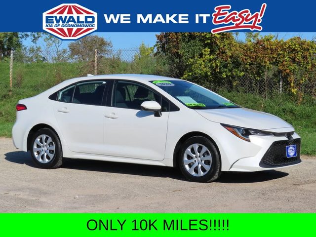 2020 Toyota Corolla LE FWD photo