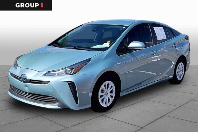 2019 Toyota Prius LE FWD photo