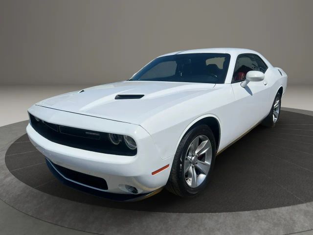2018 Dodge Challenger SXT RWD photo