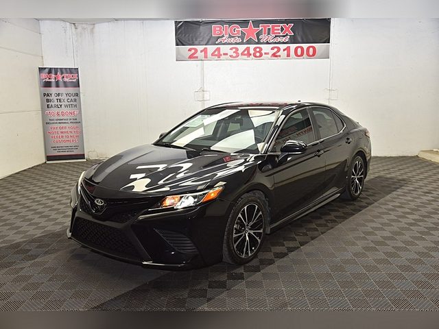 2019 Toyota Camry SE FWD photo