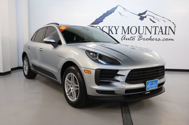 2019 Porsche Macan  AWD photo