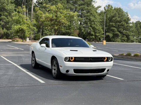 2019 Dodge Challenger SXT RWD photo