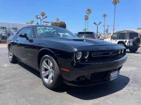 2019 Dodge Challenger SXT RWD photo