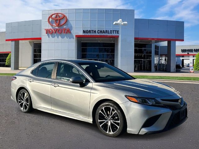2018 Toyota Camry SE FWD photo
