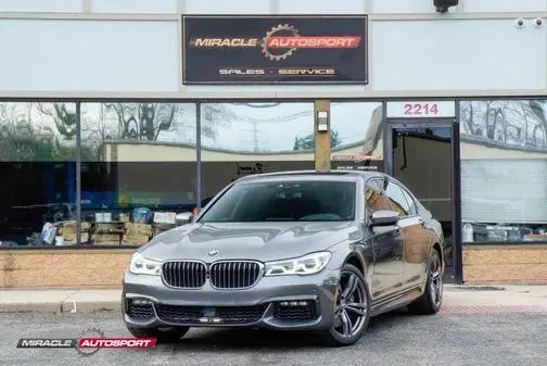 2016 BMW 7 Series 750i RWD photo
