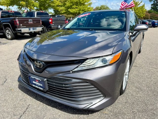 2019 Toyota Camry XLE FWD photo