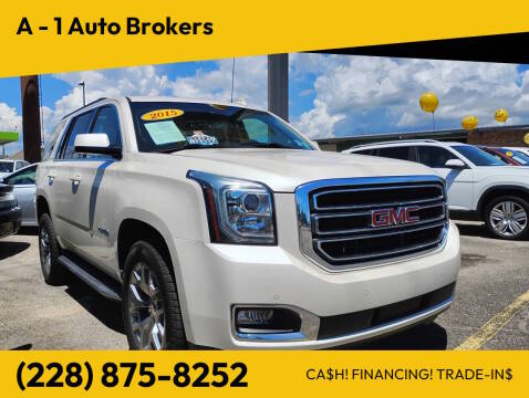 2015 GMC Yukon SLT RWD photo