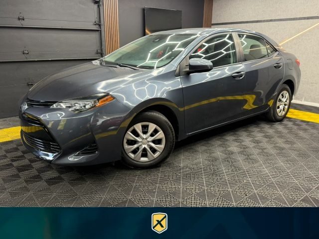 2018 Toyota Corolla LE FWD photo