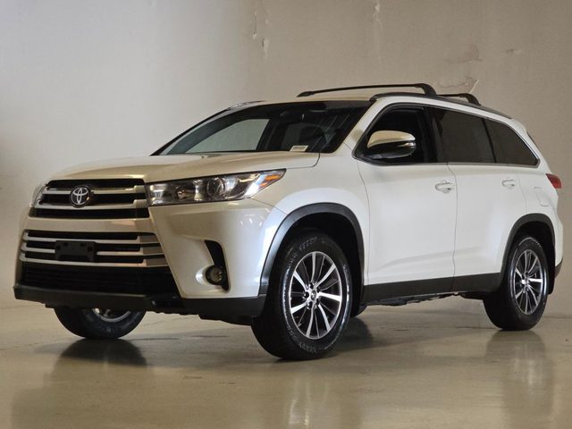 2019 Toyota Highlander XLE AWD photo
