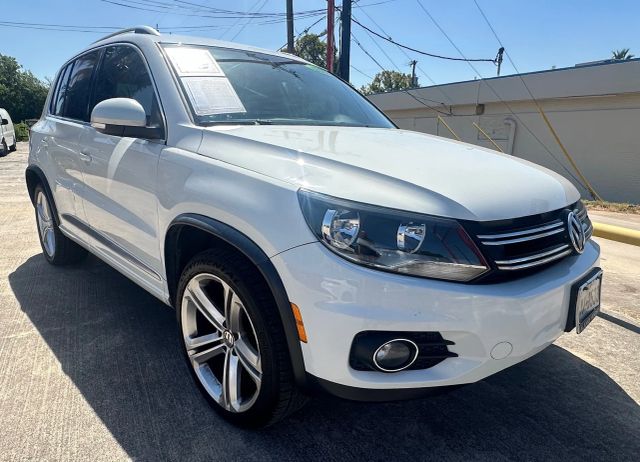 2016 Volkswagen Tiguan R-Line FWD photo