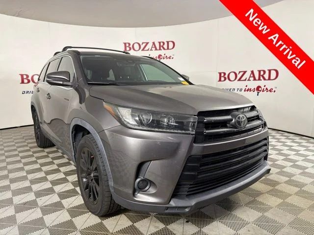 2019 Toyota Highlander SE FWD photo