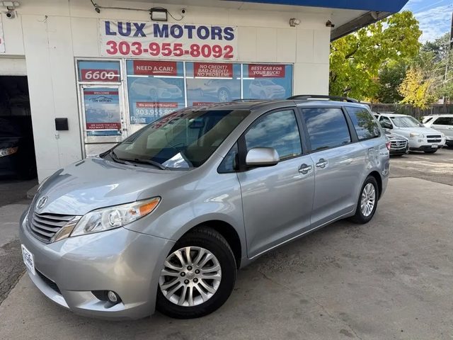 2015 Toyota Sienna XLE Premium FWD photo